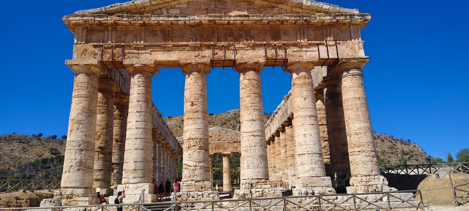 Segesta: The Doric temple.